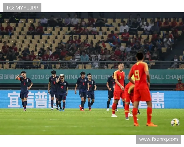 中国男足在世预赛中逆转取胜展现顽强斗志点燃全国球迷激情